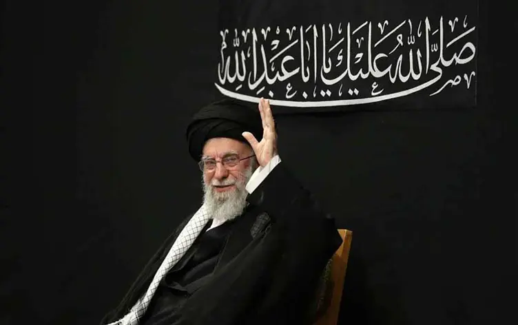 /haberresimleri/202576/hamaney-savasin-ardindan-ilk-kez-kamuoyunun-karsisindaheadLine.webp