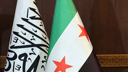 Ji gelê Sûriyê berteka ala HTŞê ya li kêleka Alaya Sûriyeya nû