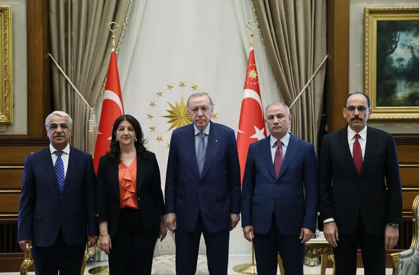 /haberresimleri/202577/erdogan-dem-parti-gorusmesi-basladi-dem-den-aciklamaheadLine.webp