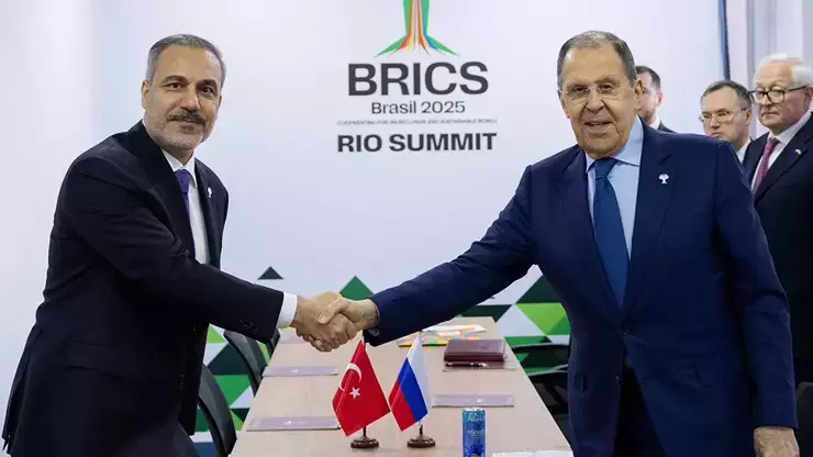 /haberresimleri/202577/hakan-fidan-rus-mevkidasi-lavrov-ile-bir-araya-geldiheadLine.webp