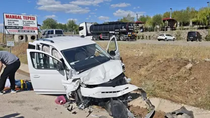 Li Çewlîgê qezayeke trafîkê çêbû: 3 kes birîndar bûn