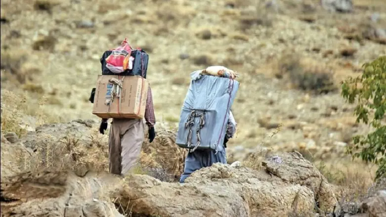 Di mehekê de 12 kolberên Kurd bûn qurbaniyên êrîşên hêzên Îranê