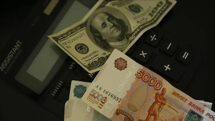 Rusya'da şirketlerin döviz satma zorunluluğuna iptal!