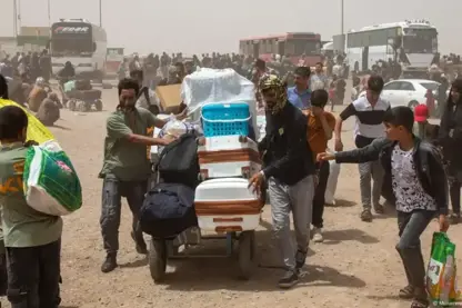 Îran zextan li penaberên Afganî zêde dike: Bi sed hezaran kes rûbirûyê dersînorkirinê ne
