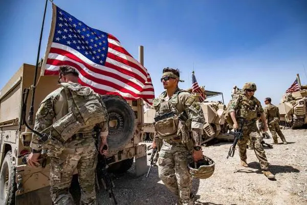 Amerîkayê dest bi vekişîna ji du baregehên Iraqê kir: Derbasî Hewlêrê bûn