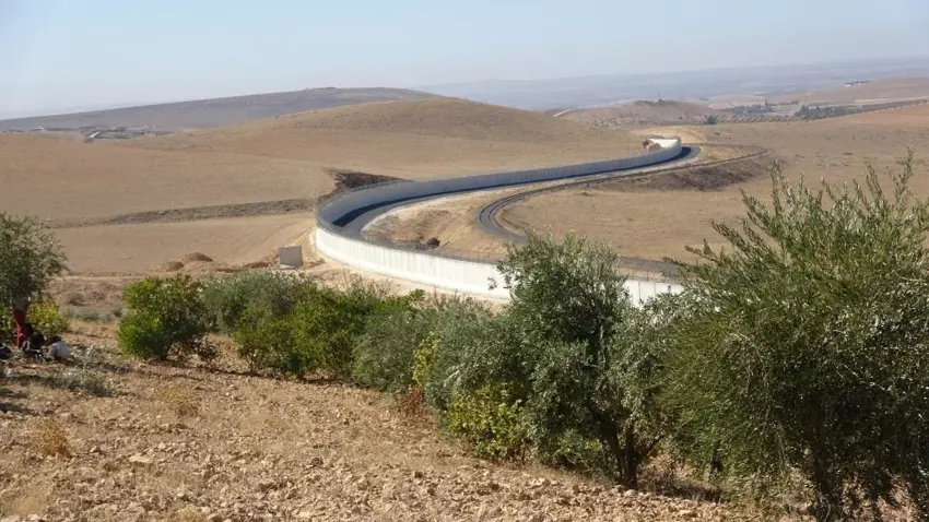 Li sînorê Kobanê zarokek bû armanca leşkerên Tirk