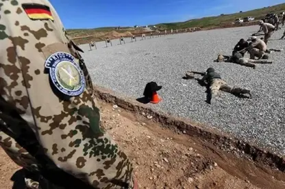 Almanya: Metirsiya DAIŞê li Iraqê kêm bûye, lê gefa komên çekdar maye