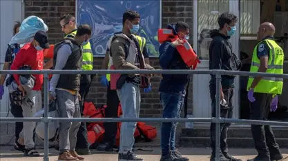Îngilîstan: "Koçberên neqanûnî wê tavilê werin dersînorkirin"