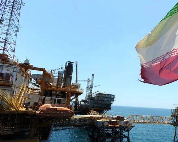 دابەزینی هەناردەی نەوتی ئێران لە مانگی ئاگۆست دا
