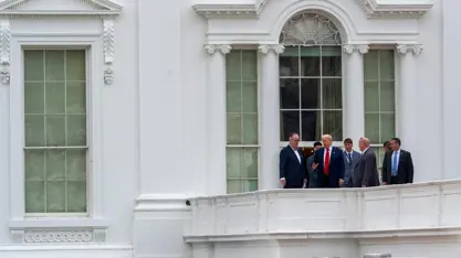 Trump, Beyaz Saray'ın çatısına çıktı: 'Ufak bir yürüyüş yapıyorum'