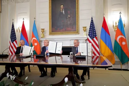 Azerbaycan ile Ermenistan ABD’de "barış için" imza attı