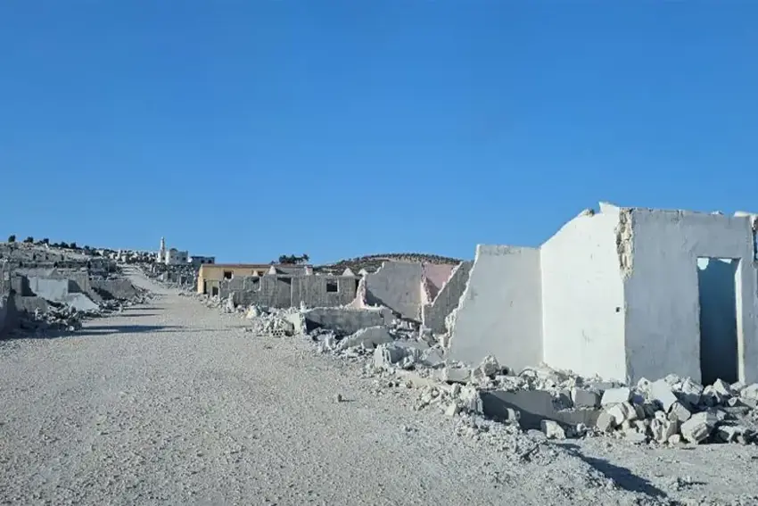 Çekdarên SNAyê berî derketinê kampa li Efrînê hilweşandin 