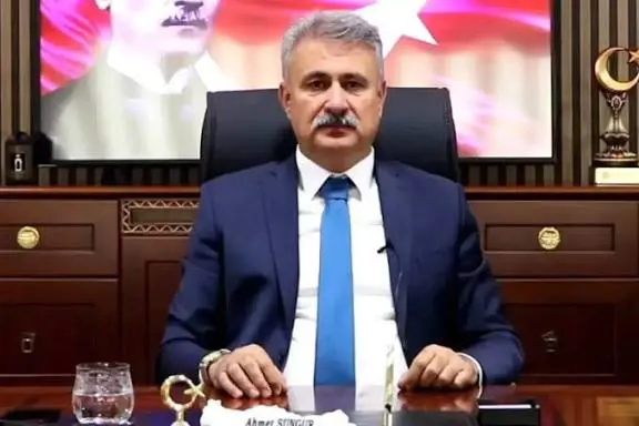 Şaredarê AKPê hat desteserkirin