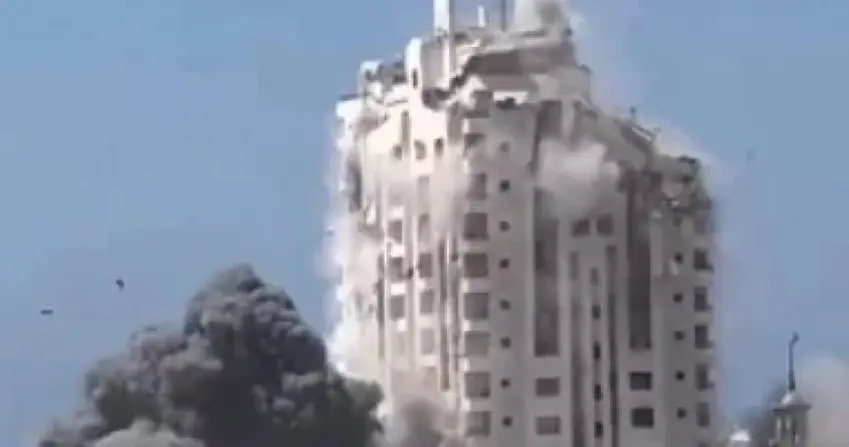 Îsraîlê avahiya herî bilind a Rojavayê Xezeyê bombe kir