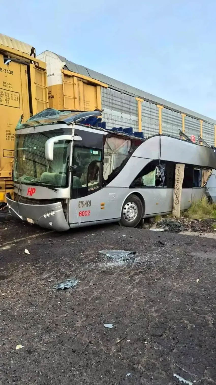Trên û otobus li hev ketin: 8 kes mirin û 45 kes birîndar bûn