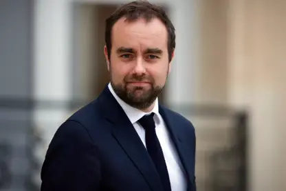Serokê Fransayê Macron wezîrê bergiriyê Sebastien Lecornu kir serokwezîrê nû yê Fransayê