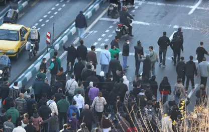 İRAN VE ROJHILAT’TA PROTESTOLAR- Polis karakoluna saldırı