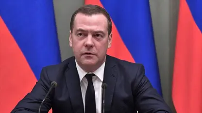Medvedev: "Grönland Rusya'ya katılabilir"