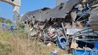 Vinç yolcu treninin üzerine düştü! 22 ölü en az 30 yaralı! 