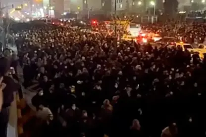 HRANA: Di xwepêşandanên Rojhilatê Kurdistanê û Îranê de 3 hezar û 90 kesan jiyana xwe ji dest da