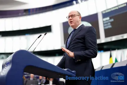 ڕەخنەی تووندی نوێنەری هۆڵەندا لە پەرلەمانی ئەورووپا لە دژایەتی بەشێک لە ووڵاتانی ئەندام سەبارەت بە بە تیرۆریست ناساندنی سوپای پاسداران 