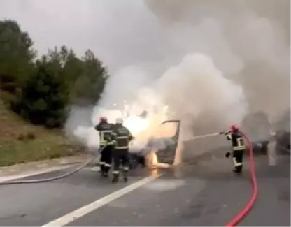 Mînîbusa di rêya xwe de diçû agir pê ket û şewitî