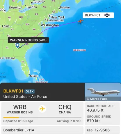 دوو فڕۆکەی جۆری BLKWF01 کە فڕۆکەیەکی جۆری Bombardier E-11A Battlefield Airborne Communications Node (BACN) لە زەریای ئەتڵەسی یەوە دەگوازێنەوە