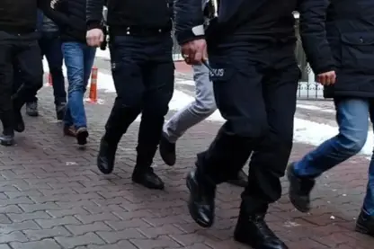 Li Tirkiyeyê şaneyeke sîxuriyê ya Îranê hat hilweşandin: 6 karsaz hatin girtin