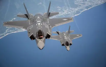فڕۆکە جەنگییەکانی جۆری F-35A Lightning II لە باڵی شەڕکەری 158ی هێزی ئاسمانی ئەمریکا گەیشتنە بنکەی ئاسمانی لاجێس Lajes لە دوورگەکانی ئازۆری پورتوگال