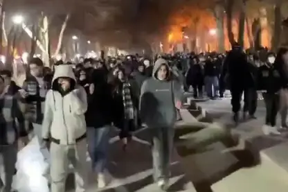 New York Times: Rejîma Îranê ket moda zindîmanê û plana reva Xamineyî di rojevê de ye