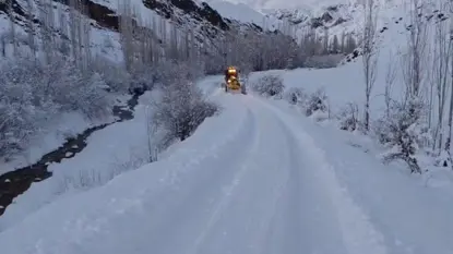 Li bajarên Qersê û Ardaxanê rêyên 90 gundan ji berfê hatin girtin