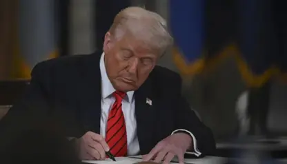 Trump pakêta budçeyê îmze kir û girtina Hikûmetê bi dawî bû