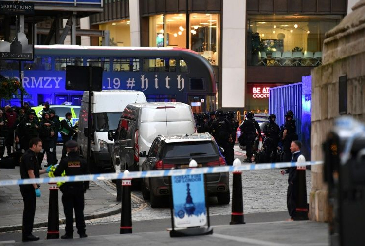 Avrupa’nın 2 kentinde bıçaklı saldırı: 2 ölü